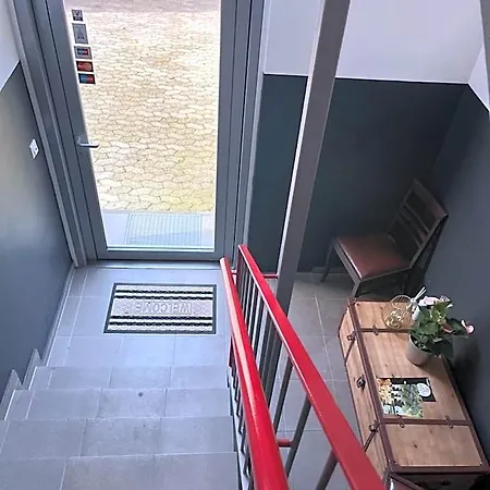 Hotell Doppelzimmer-bad-kuehlschrank-tv-19 *
