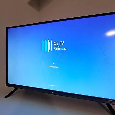 Doppelzimmer-bad-kuehlschrank-tv-19 Hotell