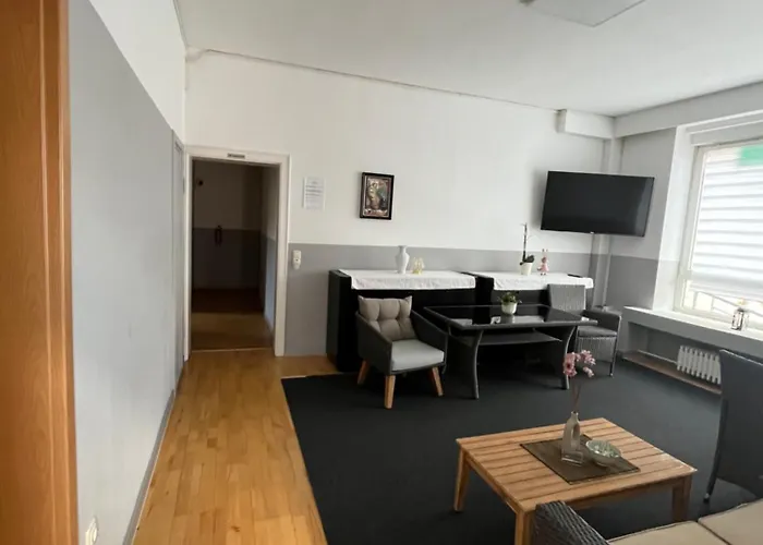 Doppelzimmer-bad-kuehlschrank-tv-19 Hotel Meine